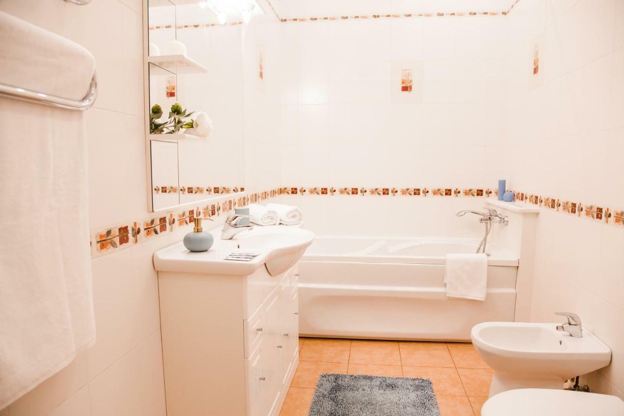 קייב Inn Home Apartments - Kreshchatyk Area מראה חיצוני תמונה